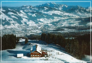 Berghaus Girlen mit Ebnat-Kappel im Hintergrund