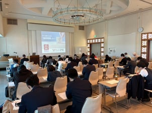 中小企業のための集客戦略セミナー講師模様