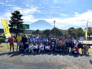 参加者と一緒に記念撮影