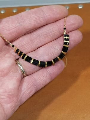 Tour de cou bijoux signés Aux Dames de Jadis