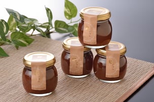 ひんやりデザートのお供に、紅ジャムもおすすめです！アイスクリームやヨーグルト、牛乳と合わせてイチゴミルクもいいですね♪