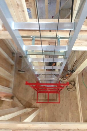 UP624A　ボード揚げ機　開口部へ設置