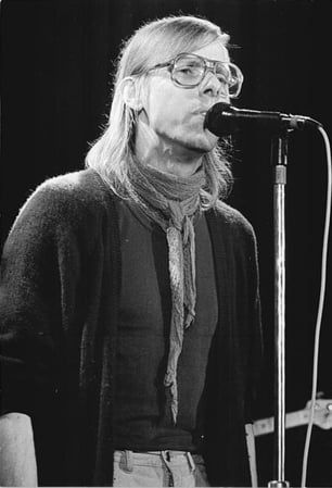 Gerhard Gundermann 1989 © Bundesarchiv Bild 183-1989-1114-007/Weisflog Rainer; CC-BY-SA 3.0