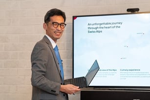 プランを提案する田中純