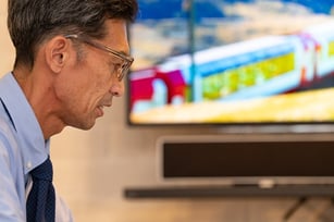 スイス氷河特急の旅行プランを作る田中純