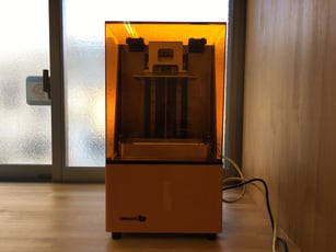 岐阜県多治見市の歯科技工所トーノーデンタルラボラトリーでは、3Dプリンター導入により口腔内スキャンデータをコンピューター上で設計し、そのままプリント出来ることで高精度の制作物が可能になります。Dazz3DL120を使用してます。