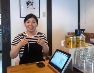 店主の藤田真由美さんの写真