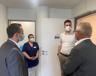 Gespräch zwischen Politikern und Mitarbeitern des medizinischen Versorgungszentrums (MVZ) in Friedrichshafen - BBMV