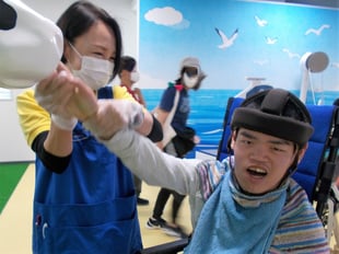 大阪府堺市　生活介護　紬「あけぼの」での日中活動の様子