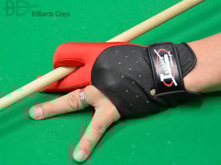 ※この写真の手タレはカーリーではありません（以下同）