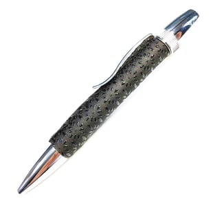 伝統　工芸　奈良　鹿革　漆　漆革　なめす　みやび　美しい　エフスタイル　ハンドメイド　メイドインジャパン　日本製　温もり　心 贈りもの　入学 就職　お祝い　プレゼント　父の日　ギフト　母の日　敬老の日　ご褒美　こだわり　万年筆 　おしゃれ　おすすめ　オリジナル　かわいい　クラフト 　手づくり　 クリスマス　 ネット 　ペン 　ボールペン　 レディース 　メンズ 　ステキ　 女性　 工房　 高級 　細工 　作家 　作品 　手作り　 種類　商品　小物　職人　人気　専門　ファッション　文具　面白い　キレイ