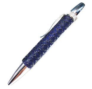 伝統　工芸　奈良　鹿革　漆　漆革　なめす　みやび　美しい　エフスタイル　ハンドメイド　メイドインジャパン　日本製　温もり　心 贈りもの　入学 就職　お祝い　プレゼント　父の日　ギフト　母の日　敬老の日　ご褒美　こだわり　万年筆 　おしゃれ　おすすめ　オリジナル　かわいい　クラフト 　手づくり　 クリスマス　 ネット 　ペン 　ボールペン　 レディース 　メンズ 　ステキ　 女性　 工房　 高級 　細工 　作家 　作品 　手作り　 種類　商品　小物　職人　人気　専門　ファッション　文具　面白い　キレイ