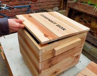 サイズはW34×D34×H35cm。重さは約７kg