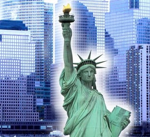 Hochhäuser und Freiheitsstatue New York: Foto Rainer Sturm stormpic.de