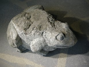 Frosch Bildhauer Paul Widmer