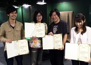 LC級。左より、3位・冨内峻太朗（Mr. SPORTSMAN中延）、優勝・海老原重子（Link北千住）、2位・小野寺利尚（パラダイス）、3位・中本敦子（ロサ）