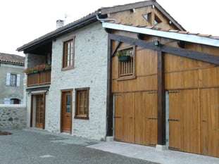 Gîte Castel Vert à Valcabrère, tout près de Saint Bertrand de Comminges, label grand site de la région Occitanie Pyrénées Méditerranée, département de la Haute-Garonne, Pyrénées centrales