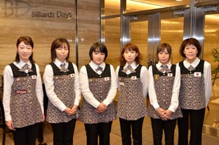 日本の6選手。左3が優勝した東内那津未プロ