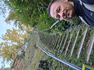 Beim Mammutmarsch Stuttgart 2025 auf einer langen Treppe – Symbol für Ausdauer und Training im Alltag