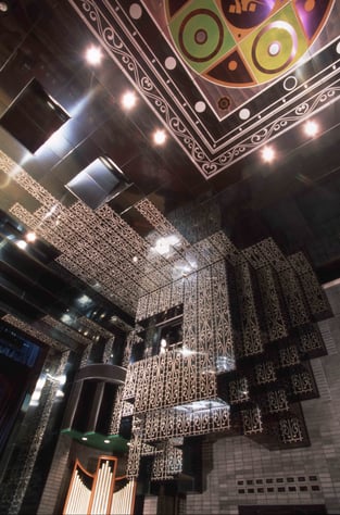 舞台周辺「 唐草紋様 」