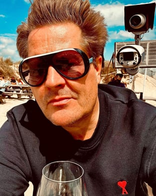 Lars - im Fokus von Überwachungskameras. 