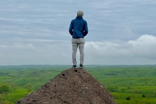 大岩の上での一人時間｜内省と対話のよる森での、想い想いに過ごすひと時