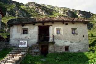 eine alte Engadiner Sennerei