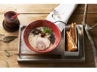 画像はSTRAIGHT PRESSより転載。