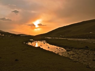ein neuer Tag begann im Ala-Bel-Hochtal