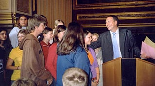 Preisverleihung vom 11.5.2004 im Landesmuseum durch Dr. Peter Assmann