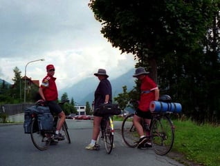 Frisch gestärkt und ausgeruht ging es Ftan hinauf 