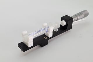 HENKEを標準マニュアルディスペンサへセット