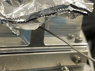 チャンバーボックス内に熱電対を挿入。 挿入した熱電対でチャンバーボックス内の 温度を確認。