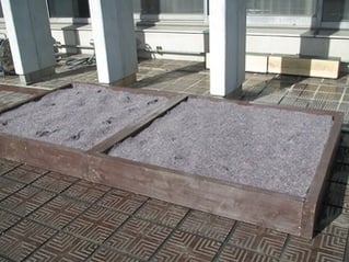 フエルトを置く