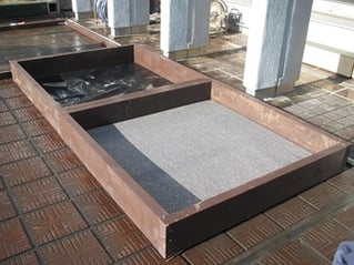 耐水フィルムとフエルトを置く