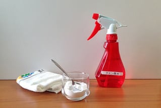 クエン酸とスプレーボトル