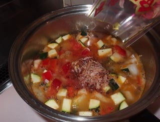 かつお節を入れる