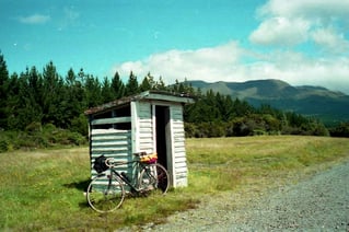 an einem Wartehäuschen machte ich Pause