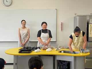 講師の久松先生と助手の方々