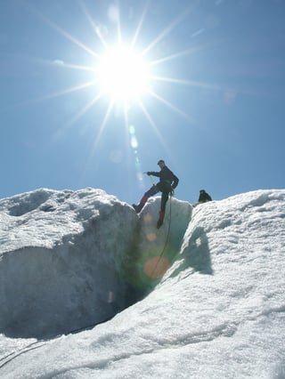 Abseilübung im Sonnenschein