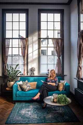 Relatietherapeut Kim Kromwijk-Lub is gespecialiseerd in relatieproblemen en schrijft regelmatig een blog over relatieonderwerpen en huwelijksproblemen of relatiecrisis