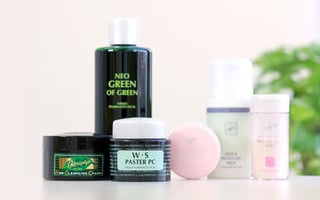 ニキビ岐阜・ニキビ三重・ニキビ富山・ニキビ福井・ニキビ石川・ニキビ金沢・ニキビケア・にきび跡・吹き出物・背中のニキビ・大人ニキビ・アダルトニキビ・アクネ・黒ニキビ・シミ・肝斑・シワ・ちりめんジワ・タルミ・張りがない・弾力がない・ほうれい線・肌アレ・毛穴の開き・毛穴の黒ずみ・毛穴の汚れ・小鼻の黒ずみ・肌の老化・キメがあらい・化粧崩れ・つっぱり感・カサつき・ベタつき・バリア機能の低下・日焼け跡・敏感肌・乾燥肌・脂性肌・混合肌・カサカサ肌・オイリー肌・テカリ・くすみ・透明感がない