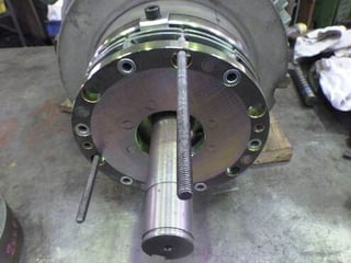 8. ブレーキ取付中