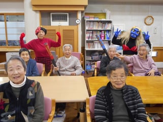 赤鬼と青鬼と記念撮影