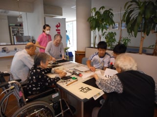 ご利用者も積極的に中学生に話しかけておられました