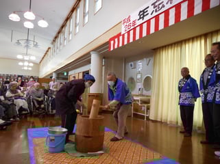 「よいしょ！よいしょ！」力強くついていただきました