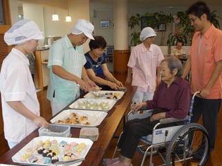 色とりどりのお菓子が並びました