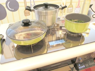 タイマーと音声案内付きで焦げる心配もなし