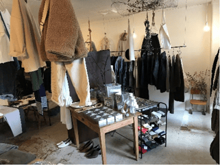 店舗の内観の写真