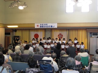 江津幼稚園児さんによる歌の披露